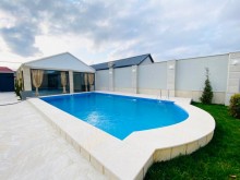 Merdekanda Bravo marketde 7-8 deqiqe avtomobil yolu olan villa, -7