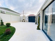 Merdekanda Bravo marketde 7-8 deqiqe avtomobil yolu olan villa, -8