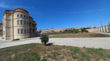 Novxanida 3 mertebeli aglayli villa satilir, -3