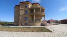 Novxanida 3 mertebeli aglayli villa satilir, -4
