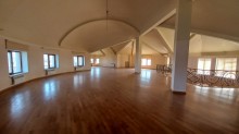 Novxanida 3 mertebeli aglayli villa satilir, -19