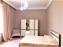 Şüvalan Parkdan dəniz yolunda 1 mərtəbəli qapalı hovuzlu və əşyalı villa satılır, -15