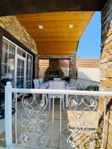 The villa in Merdekan is located on Bravo market road, -18