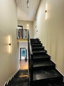 Bakı şəhəri Mərdəkan qəsəbəsində 2 mərtəbəli evlərin satışı, -16
