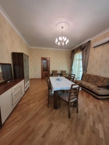 Bakı şəhəri Şüvəlan-Qala yolunda 2 mərtəbəli 6 otaqlı bağ evi satılır, -8