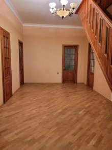 Bakı şəhəri Şüvəlan-Qala yolunda 2 mərtəbəli 6 otaqlı bağ evi satılır, -9