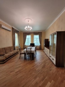 Bakı şəhəri Şüvəlan-Qala yolunda 2 mərtəbəli 6 otaqlı bağ evi satılır, -12