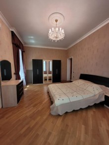 Bakı şəhəri Şüvəlan-Qala yolunda 2 mərtəbəli 6 otaqlı bağ evi satılır, -15