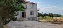 Novxanıda Aparat bağlarının üst hissəsində heyet evi, -2