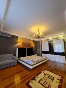 Yasamalda 4 sotda 2 mertebeli villa satılır, -15