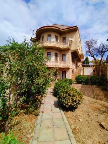 Bakixanovda  elit küçələrin birində Villa satılır, -2