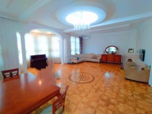 Bakixanovda  elit küçələrin birində Villa satılır, -4