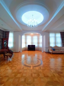 Bakixanovda  elit küçələrin birində Villa satılır, -5