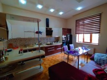 Bakixanovda  elit küçələrin birində Villa satılır, -10