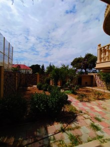 Bakixanovda  elit küçələrin birində Villa satılır, -17