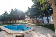 Badamdarda 4 mərtəbəli tam təmirli villa ev, -3