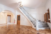Badamdarda 4 mərtəbəli tam təmirli villa ev, -13