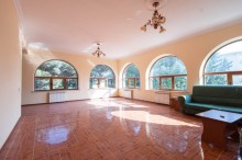 Badamdarda 4 mərtəbəli tam təmirli villa ev, -18