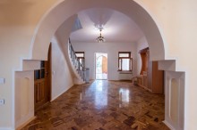Badamdarda 4 mərtəbəli tam təmirli villa ev, -19