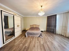 Şüvəlanda 2 mertebe + mansarli bag evi satilir, -9