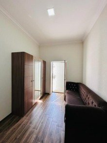 Şüvəlanda 2 mertebe + mansarli bag evi satilir, -15