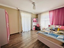 Şüvəlanda 2 mertebe + mansarli bag evi satilir, -17