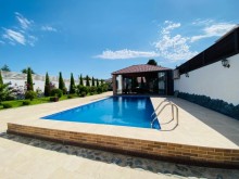 Merdekanda Bravo marketden 800 metr arali Villa, -2
