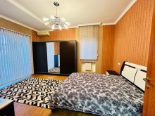 Bakı şəhəri Mərdəkan qəsəbəsində "Qızıl Qum" bağlarında villa ev satılır, -9