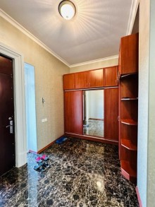 Bakı şəhəri Mərdəkan qəsəbəsində "Qızıl Qum" bağlarında villa ev satılır, -12