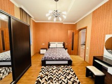 Bakı şəhəri Mərdəkan qəsəbəsində "Qızıl Qum" bağlarında villa ev satılır, -13