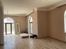 Şüvəlan Gülçülük savxozunda bag evi, -15