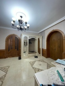 razinde aglayli heyet evleri, -11