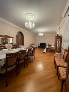 razinde aglayli heyet evleri, -16