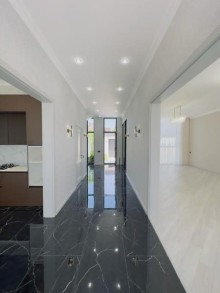 Buy a house / cottage - 250 m² - in Baku, -18