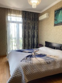 For Sale - Cottage with 6 Rooms, 370 m² - Baku, Mardakan, -8
