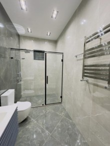For sale 4 rooms house / cottage with a swimming pool in Baku, -15