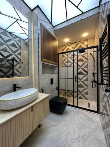 Heydar Aliyev Center, 3-room apartment in a new building, -18
