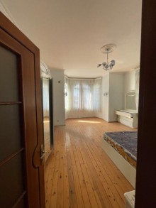 Novxanı  Prezident  Aparatı bağlarında heyet evi, -11
