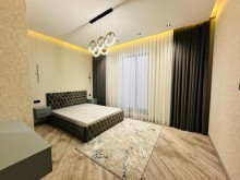 Baku, courtyard house with 4 rooms in Mardakan settlement, -10