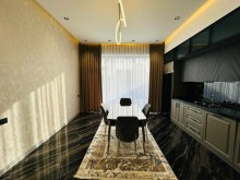 Baku, courtyard house with 4 rooms in Mardakan settlement, -17