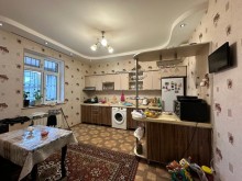 8 otaqlı həyət evi/bağ evi 300 m², Şüvəlan q., -19