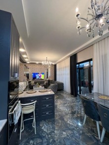 A 4-room courtyard house is for sale in Mardakan settlement in Baku, -6