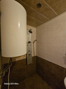 Bakı şəhəri, Novxanı qəsəbəsində ev satılır, -13