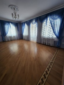 Bakı, Bakıxanov qəsəbəsində 3 mərtəbəli ev satılır, -3