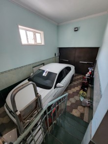 Bakı, Bakıxanov qəsəbəsində 3 mərtəbəli ev satılır, -11