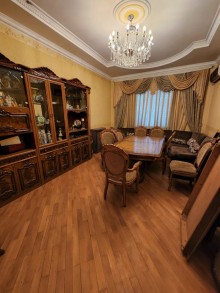 Bakı, Bakıxanov qəsəbəsində 3 mərtəbəli ev satılır, -12