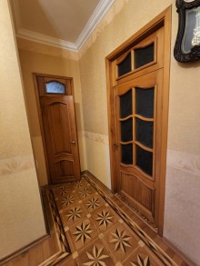 Bakı, Bakıxanov qəsəbəsində 3 mərtəbəli ev satılır, -13
