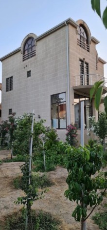 Novxanı Bağları “Sarı-qaya” bağlarının düz mərkəzində həyət evi, -3