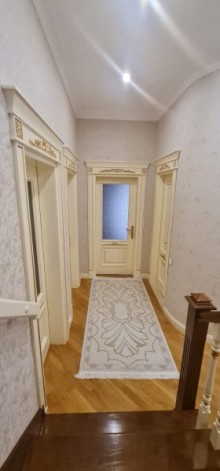 Novxanı Bağları “Sarı-qaya” bağlarının düz mərkəzində həyət evi, -20