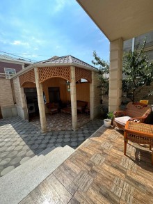 Bakıxanov qəsəbəsində təmirli ev satılır. Villa Asan, -4